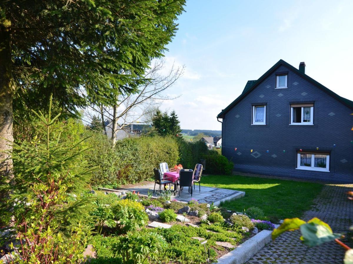 Holiday Home With Garden Neustadt am Rennsteig Phòng bức ảnh
