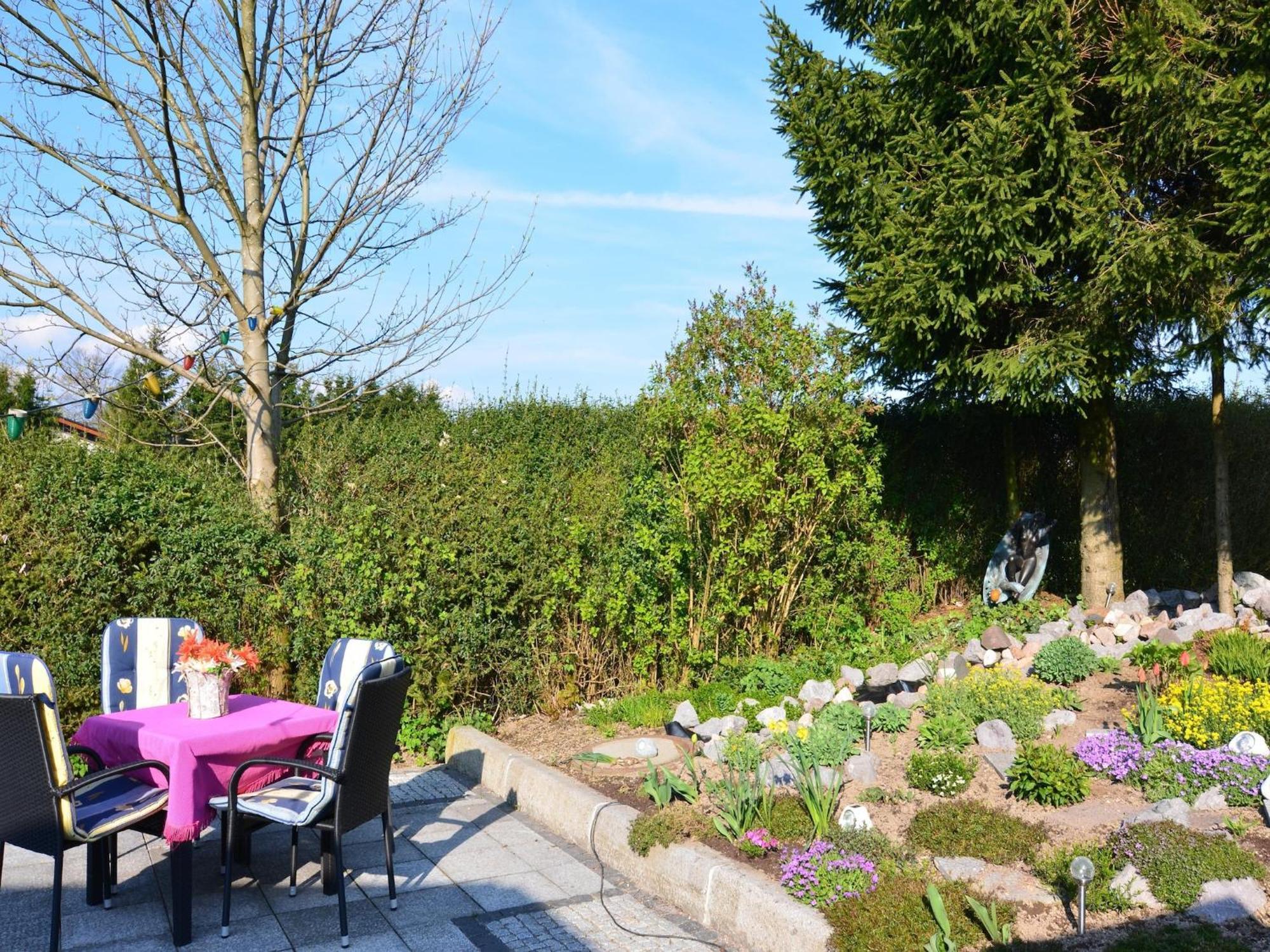 Holiday Home With Garden Neustadt am Rennsteig Ngoại thất bức ảnh
